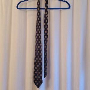 BCBG tie